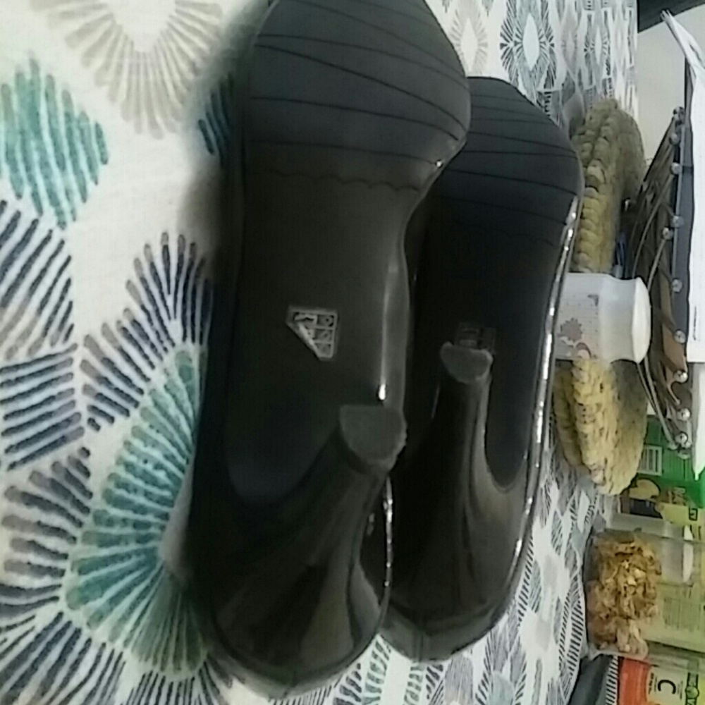 Shoes - Picture 5 of 5